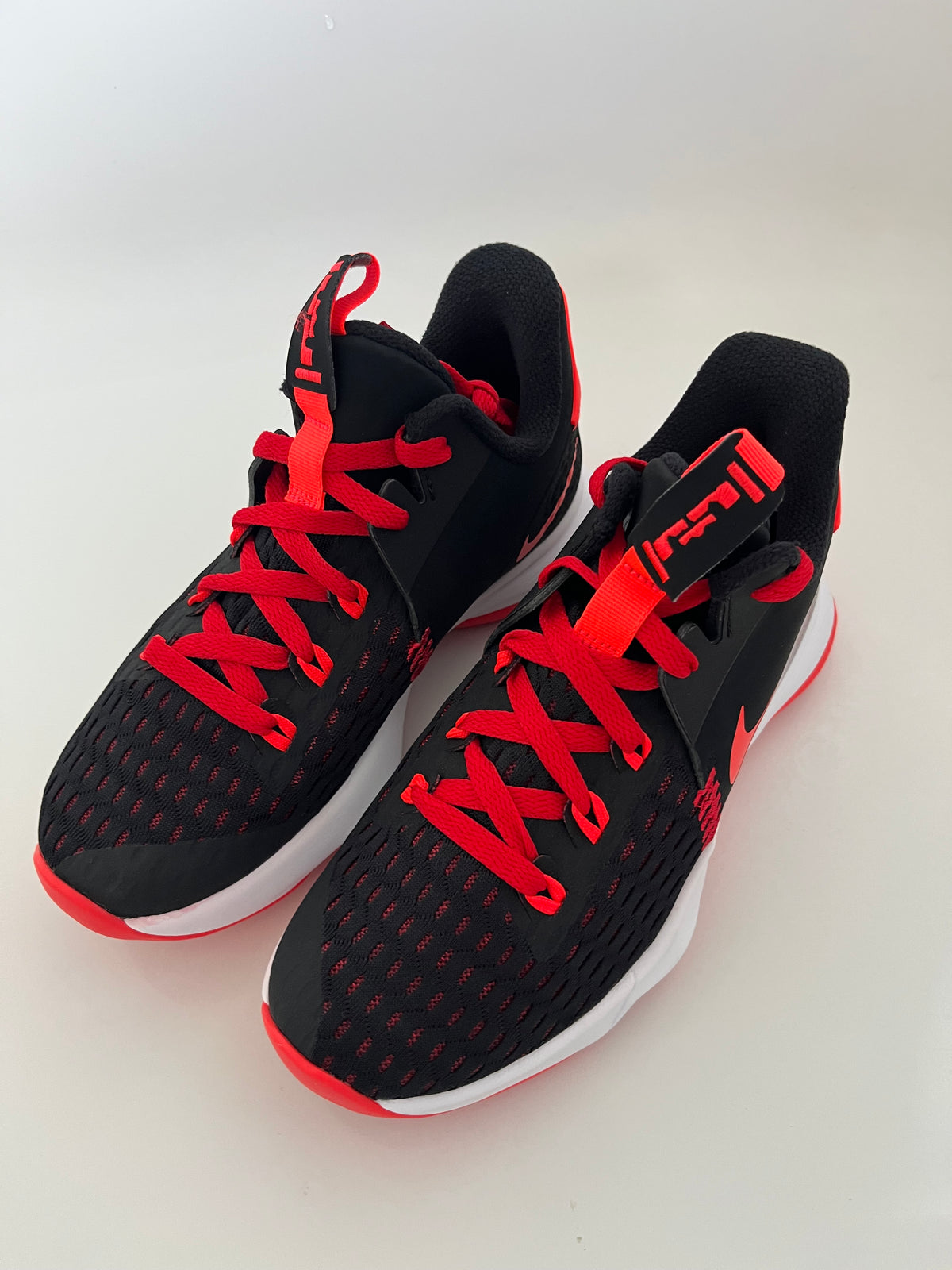 Nike Lebron Witness 5 Basketball Boot/Shoe - Black/Bright Crimson/University Red