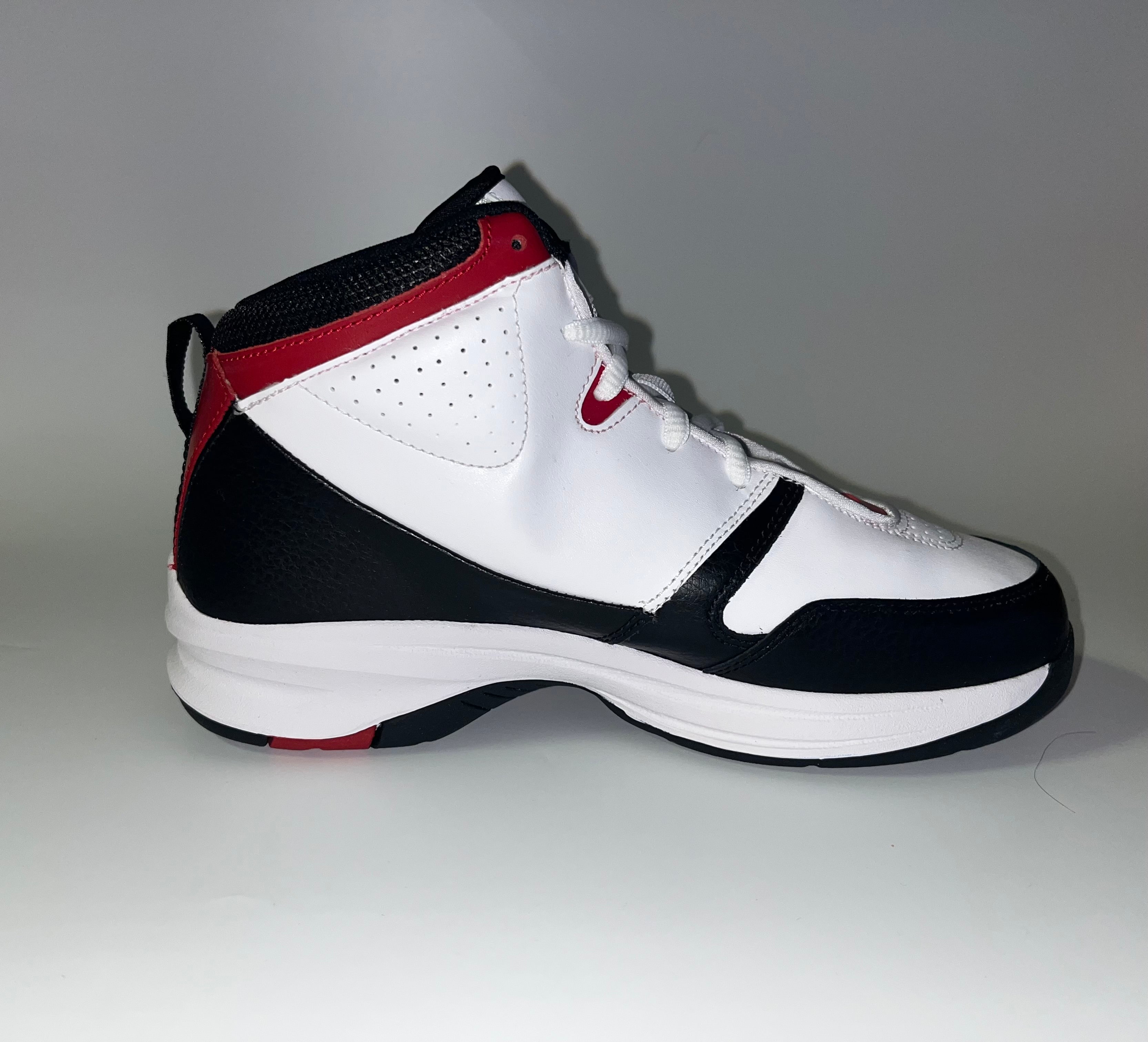 Nike Kids Basketball Boot / Shoe Team Hustle D 4 - White/Black/Red