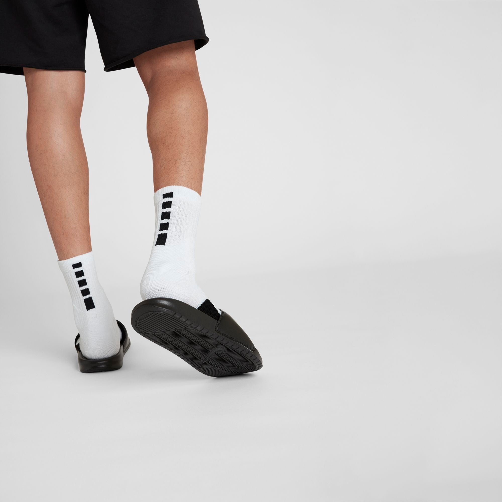 Nike Basketball Elite Mid Quarter Socks (1 Pair) - White/Black NK-SX7625-100